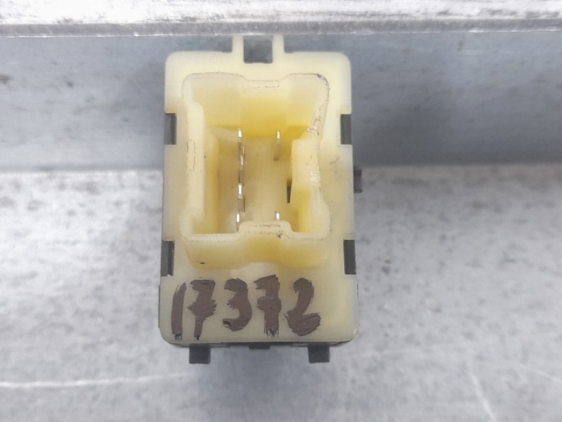 Recambio de mando elevalunas delantero derecho para dacia dokker furgoneta/monovolumen 1.5 dci (feaj) referencia OEM IAM 2542174