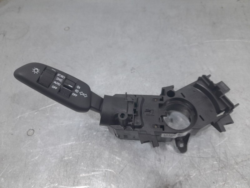 Recambio de mando luces para ssangyong tivoli 1.5 referencia OEM IAM 8591035400  