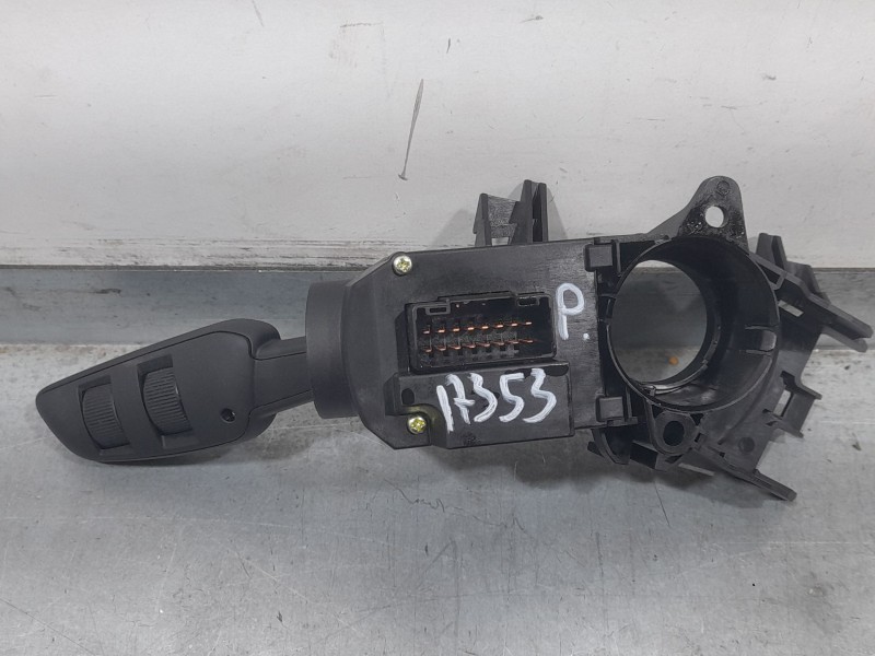 Recambio de mando luces para ssangyong tivoli 1.5 referencia OEM IAM 8591035400  