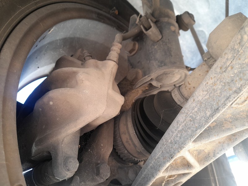 Recambio de mangueta delantera derecha para renault scénic i monospace (ja0/1_, fa0_) 1.9 dci rx4 referencia OEM IAM 7700437032 