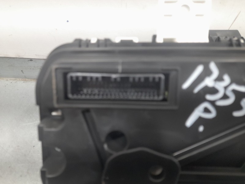 Recambio de cuadro instrumentos para ssangyong tivoli 1.5 referencia OEM IAM 8021035761  