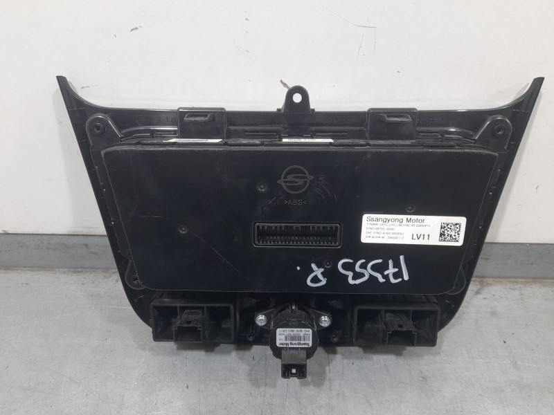 Recambio de mando climatizador para ssangyong tivoli 1.5 referencia OEM IAM 6870235061 DIGITAL 