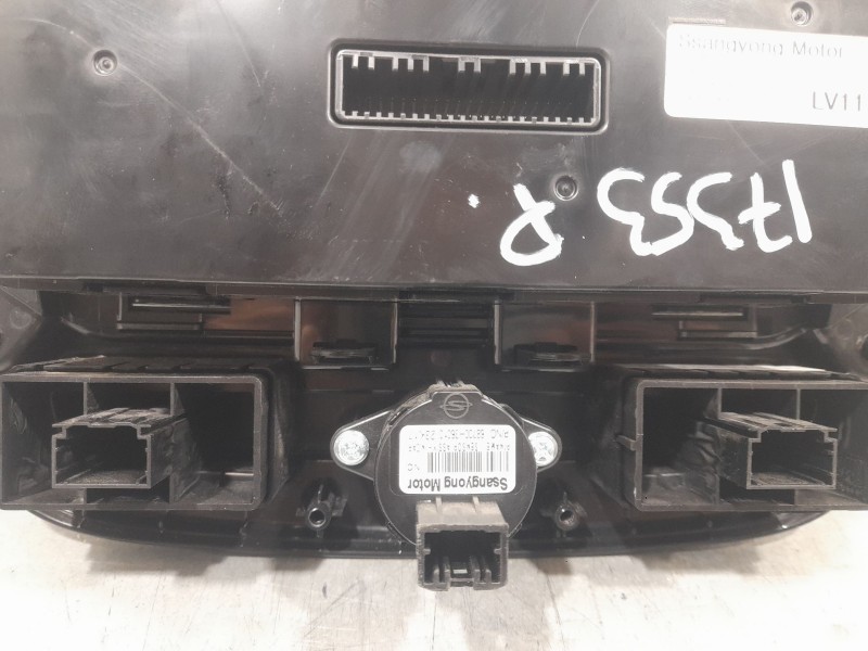 Recambio de mando climatizador para ssangyong tivoli 1.5 referencia OEM IAM 6870235061 DIGITAL 