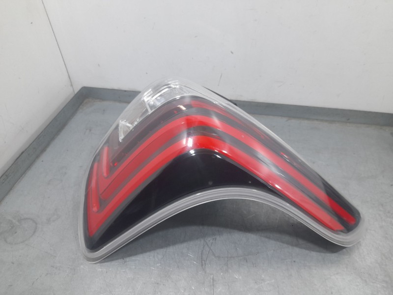 Recambio de piloto trasero derecho para ssangyong tivoli 1.5 referencia OEM IAM 8360235801  