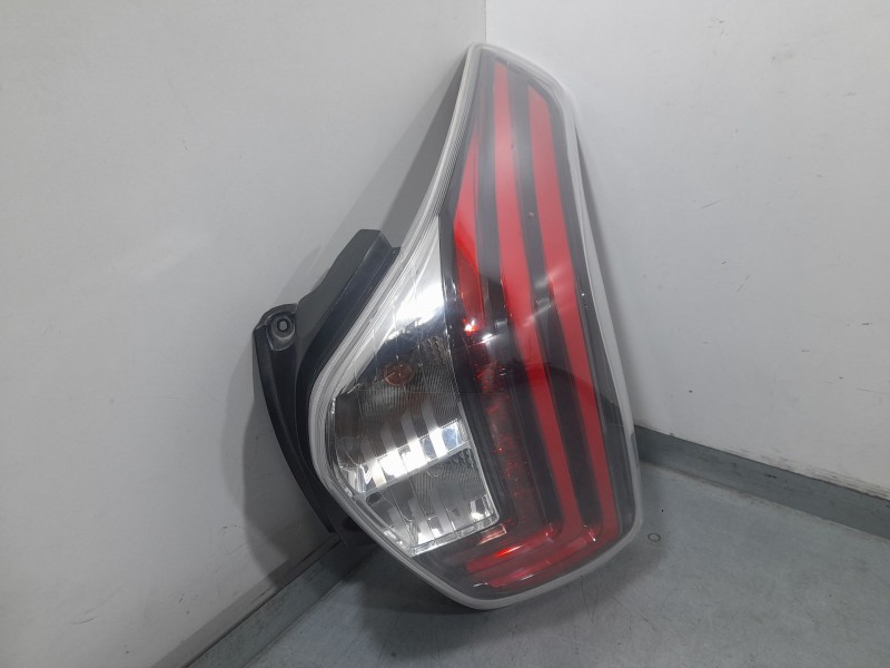 Recambio de piloto trasero derecho para ssangyong tivoli 1.5 referencia OEM IAM 8360235801  