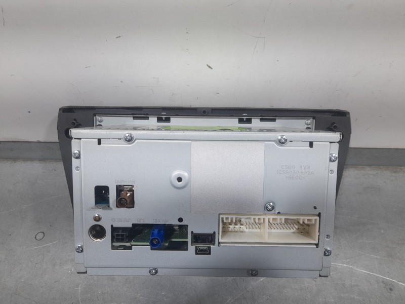 Recambio de sistema navegacion gps para ssangyong tivoli 1.5 referencia OEM IAM 9814035410  