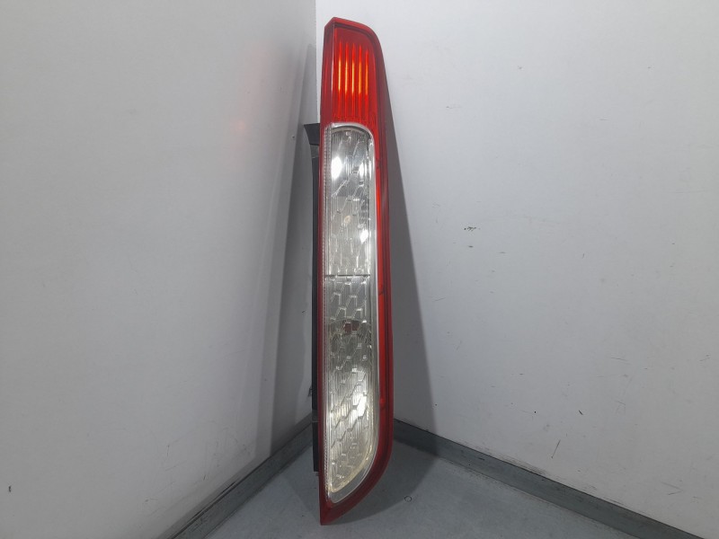 Recambio de piloto trasero derecho para ford focus ii (da_, hcp, dp) 1.8 tdci referencia OEM IAM 8M5113404A  