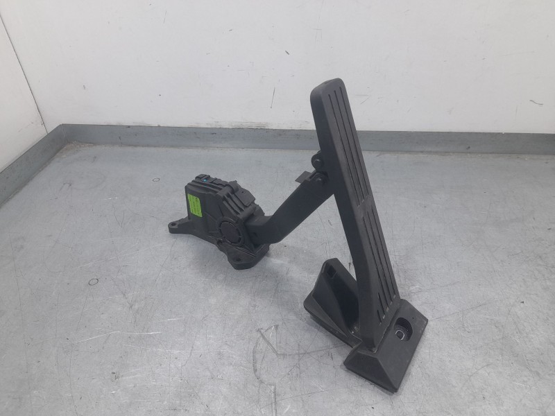 Recambio de potenciometro pedal para ssangyong tivoli 1.5 referencia OEM IAM 2055035700  