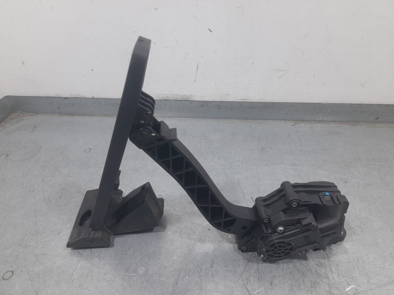 Recambio de potenciometro pedal para ssangyong tivoli 1.5 referencia OEM IAM 2055035700  