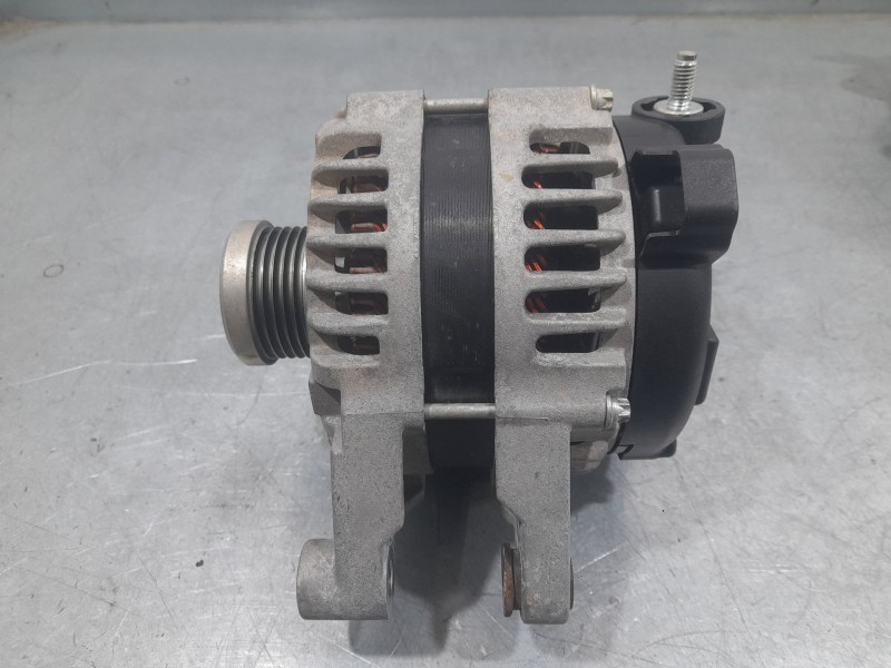 Recambio de alternador para ssangyong tivoli 1.5 referencia OEM IAM A1751540102  