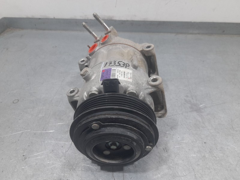 Recambio de compresor aire acondicionado para ssangyong tivoli 1.5 referencia OEM IAM 241080389  241080389