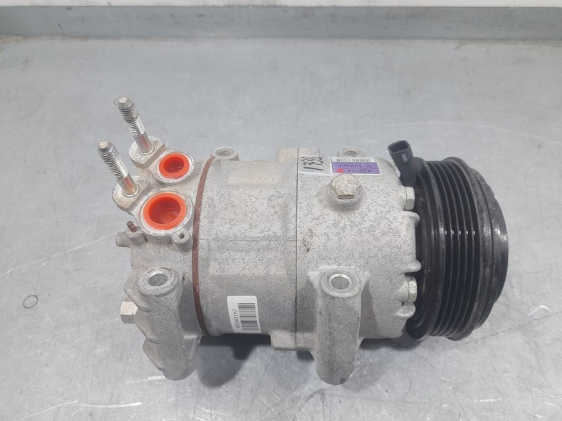 Recambio de compresor aire acondicionado para ssangyong tivoli 1.5 referencia OEM IAM 241080389  241080389