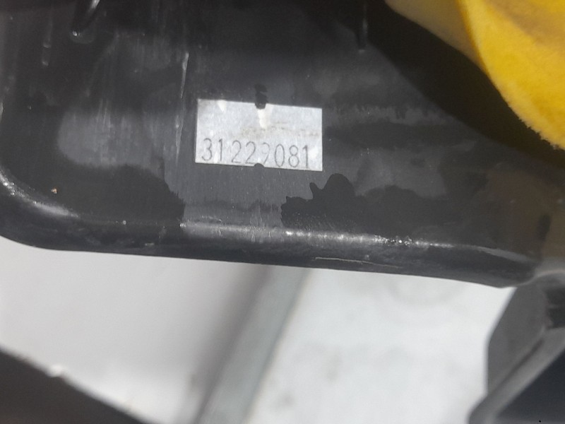 Recambio de tapa motor para ssangyong tivoli 1.5 referencia OEM IAM A1750101014  