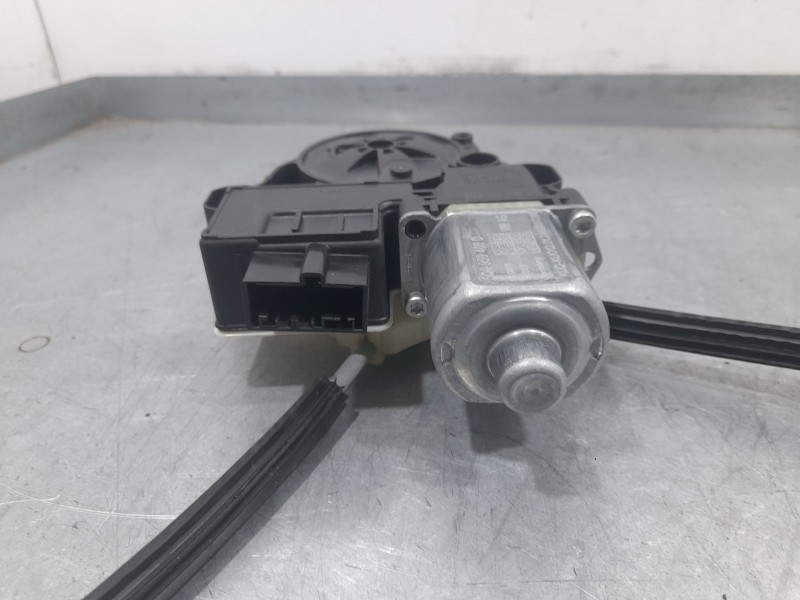 Recambio de elevalunas trasero derecho para volkswagen taigo (cs1) 1.0 tsi referencia OEM IAM 2G6839462D  