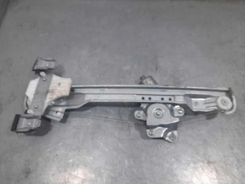 Recambio de elevalunas trasero izquierdo para ssangyong tivoli 1.5 referencia OEM IAM 98830X1010 001101329234 DYAUTO