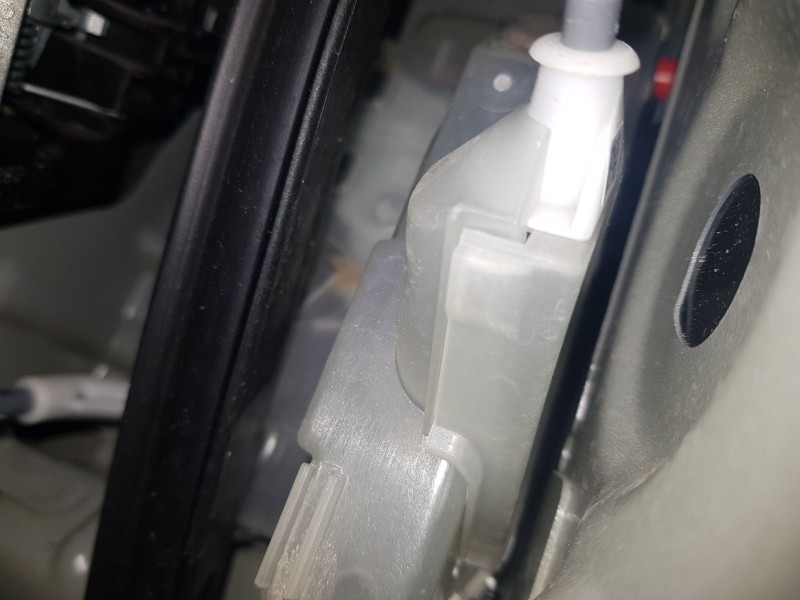 Recambio de cerradura puerta trasera derecha para opel corsa f (p2jo) 1.2 (68) referencia OEM IAM 9844412880  