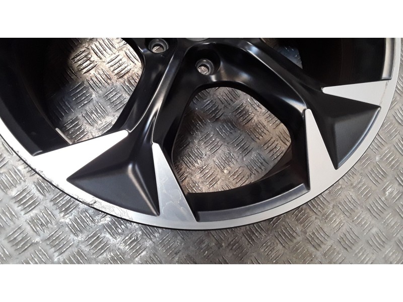 Recambio de juego llantas aluminio para cupra formentor (km7, kmp) 2.0 tsi 4drive referencia OEM IAM 8X19 5 TORN ET40 ROZADAS AL