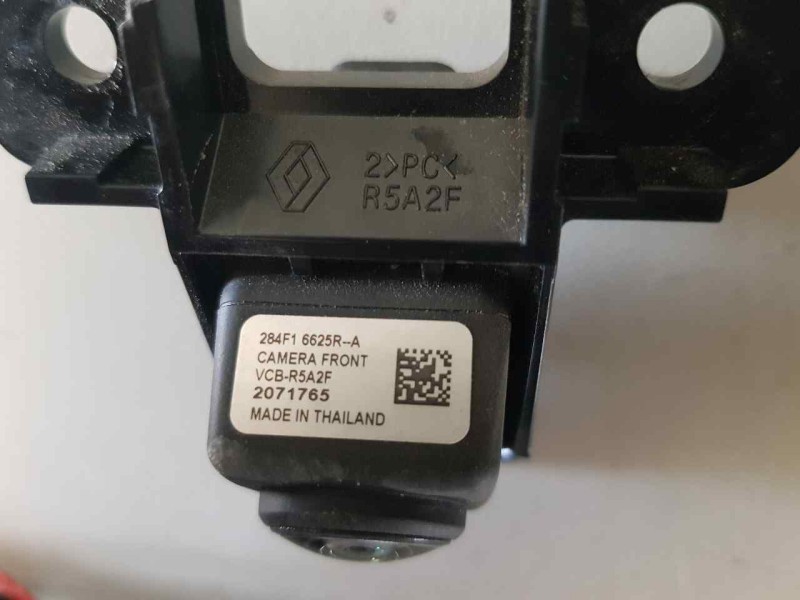 Recambio de camara para renault captur ii techno referencia OEM IAM 284F16625RA  REJILLA DELANTERA