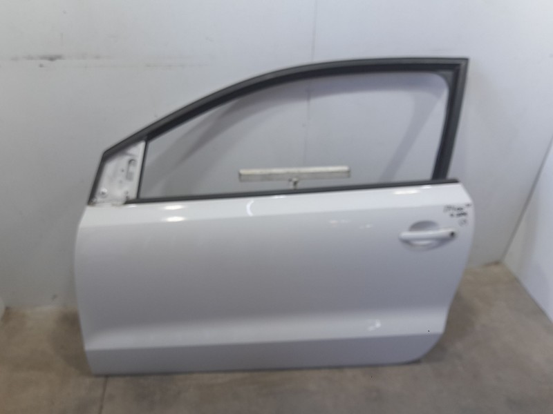 Recambio de puerta delantera izquierda para volkswagen polo v (6r1, 6c1) 1.6 tdi referencia OEM IAM 6R3831055J  