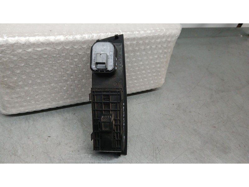Recambio de mando elevalunas delantero izquierdo para audi a1 sportback (8xa, 8xf) 1.6 tdi referencia OEM IAM 8X09598515  