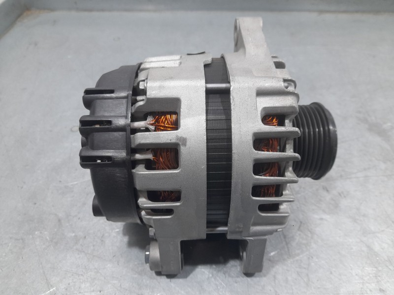 Recambio de alternador para hyundai i20 ii (gb, ib) 1.2 referencia OEM IAM 3730003365 2713331 VALEO