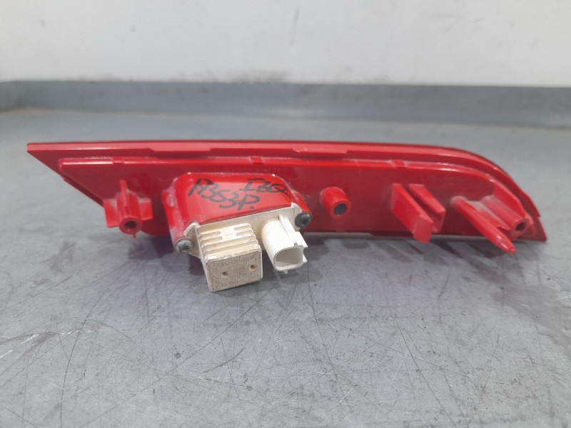 Recambio de piloto trasero izquierdo paragolpes para ssangyong tivoli 1.5 referencia OEM IAM 8390135900  