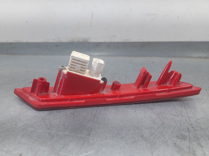 Recambio de piloto trasero izquierdo paragolpes para ssangyong tivoli 1.5 referencia OEM IAM 8390135900  