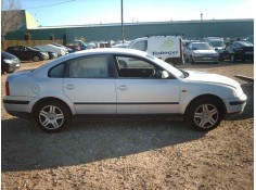 VOLKSWAGEN PASSAT BERLINA (3B2)