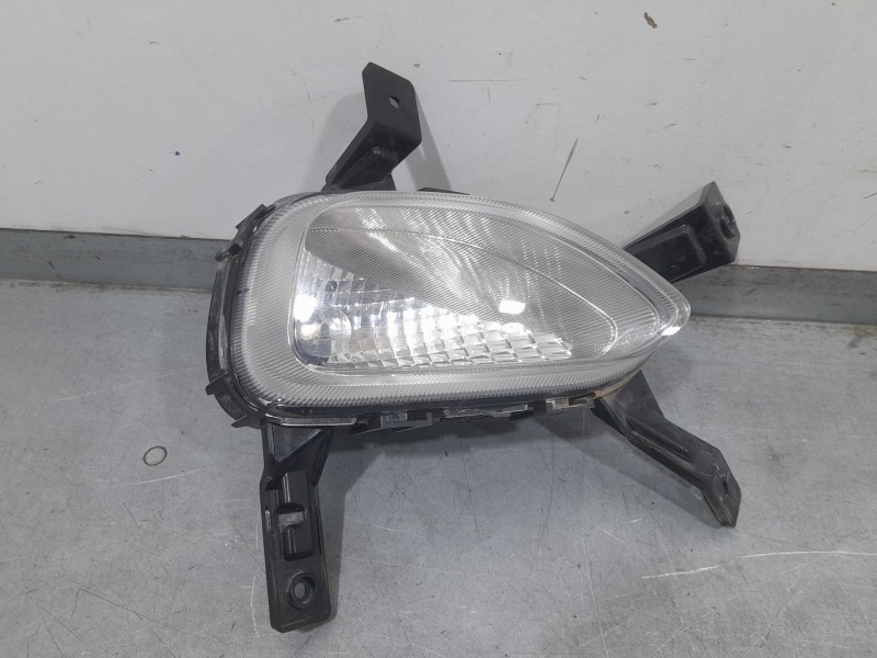 Recambio de faro antiniebla derecho para hyundai i20 ii (gb, ib) 1.2 referencia OEM IAM 92208C8700  