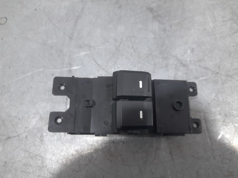Recambio de mando elevalunas delantero izquierdo para hyundai i20 ii (gb, ib) 1.2 referencia OEM IAM 93570C8041  