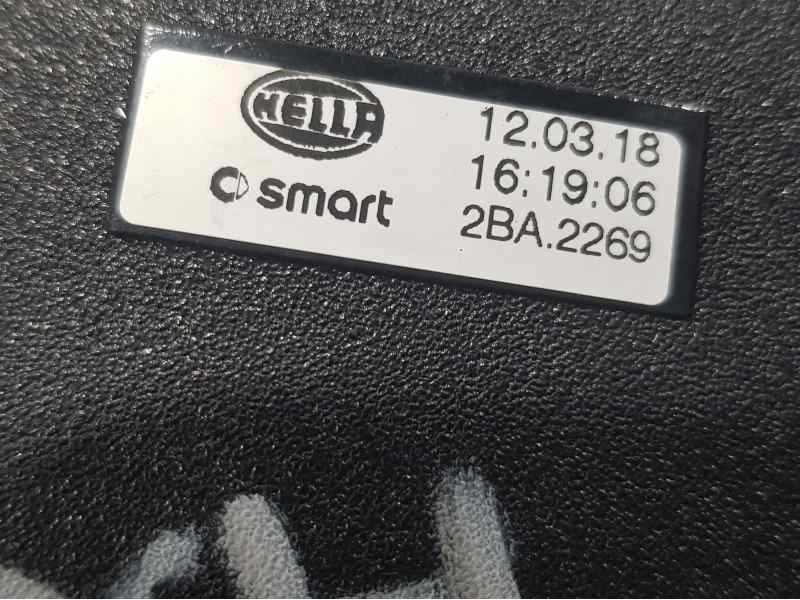 Recambio de piloto delantero derecho para smart fortwo coupe passion referencia OEM IAM 261305528R  INTERMITENTE