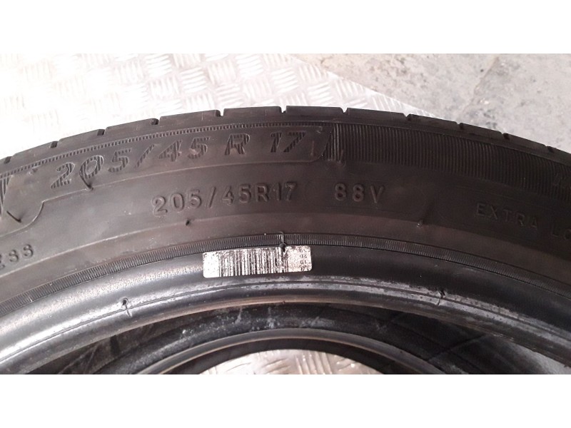 Recambio de neumatico pareja para neumaticos reutilizados - referencia OEM IAM 205451788V MICHELIN 205/45/17/88V
