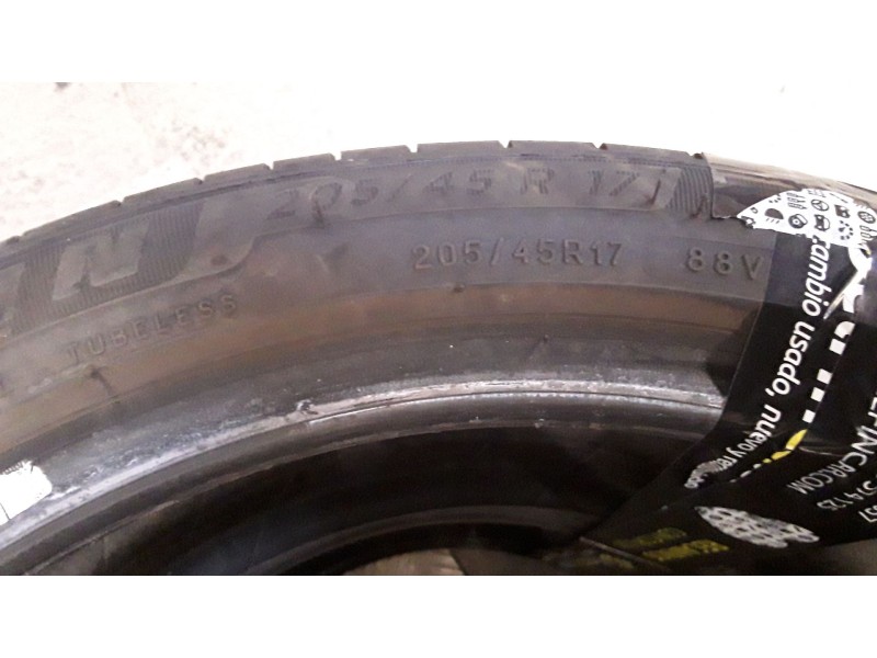 Recambio de neumatico pareja para neumaticos reutilizados - referencia OEM IAM 205451788V MICHELIN 205/45/17/88V