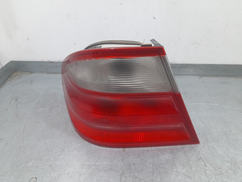 Recambio de piloto trasero izquierdo exterior para mercedes-benz clk (c208) clk 200 kompressor (208.345) referencia OEM IAM A208