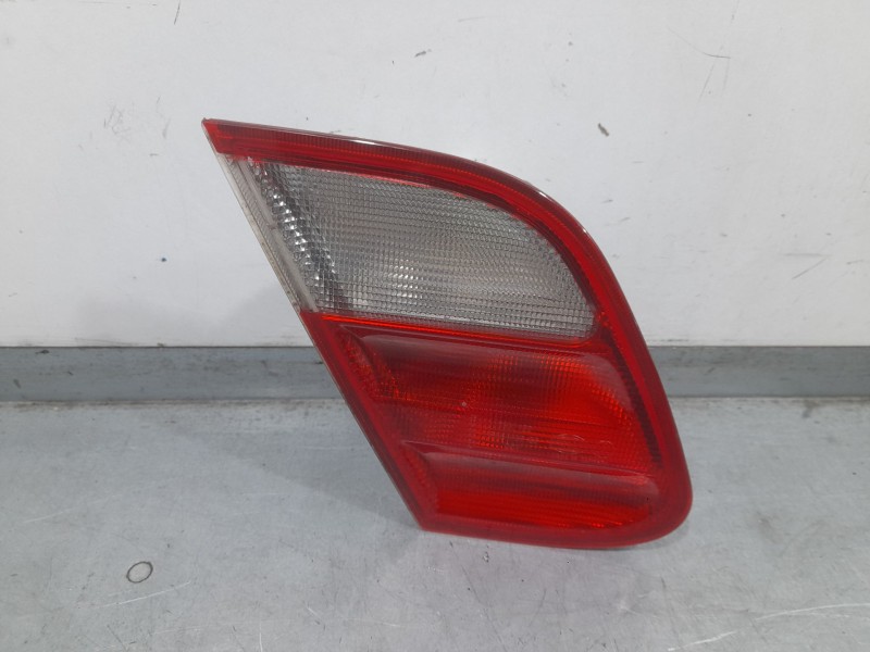 Recambio de piloto trasero izquierdo interior para mercedes-benz clk (c208) clk 200 kompressor (208.345) referencia OEM IAM A208