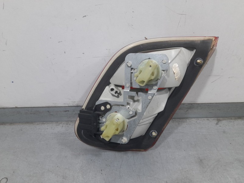 Recambio de piloto trasero izquierdo interior para mercedes-benz clk (c208) clk 200 kompressor (208.345) referencia OEM IAM A208