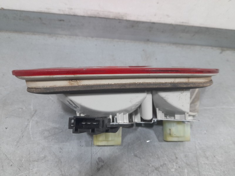 Recambio de piloto trasero izquierdo interior para mercedes-benz clk (c208) clk 200 kompressor (208.345) referencia OEM IAM A208