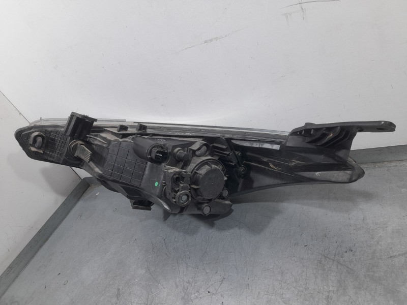 Recambio de faro derecho para hyundai i20 ii (gb, ib) 1.2 referencia OEM IAM 92102C8000  