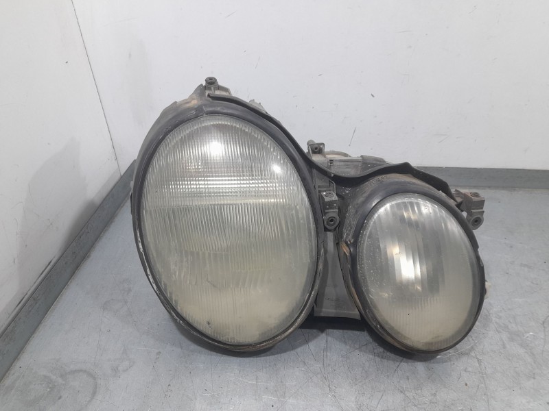 Recambio de faro derecho para mercedes-benz clk (c208) clk 200 kompressor (208.345) referencia OEM IAM A2088200261  