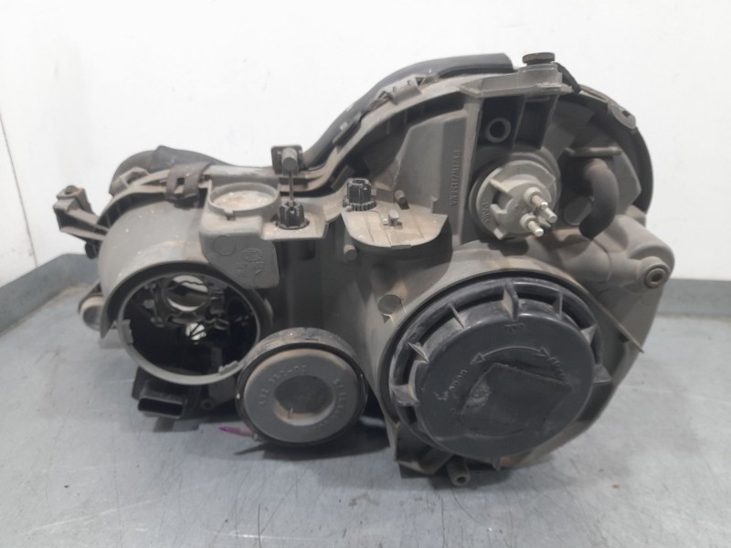 Recambio de faro derecho para mercedes-benz clk (c208) clk 200 kompressor (208.345) referencia OEM IAM A2088200261  