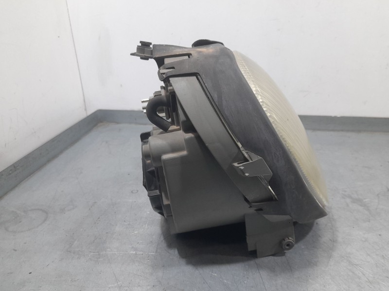 Recambio de faro derecho para mercedes-benz clk (c208) clk 200 kompressor (208.345) referencia OEM IAM A2088200261  