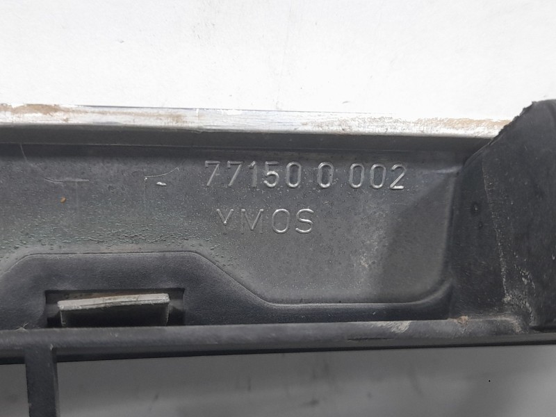 Recambio de rejilla delantera para mercedes-benz clk (c208) clk 200 kompressor (208.345) referencia OEM IAM A2088800085  