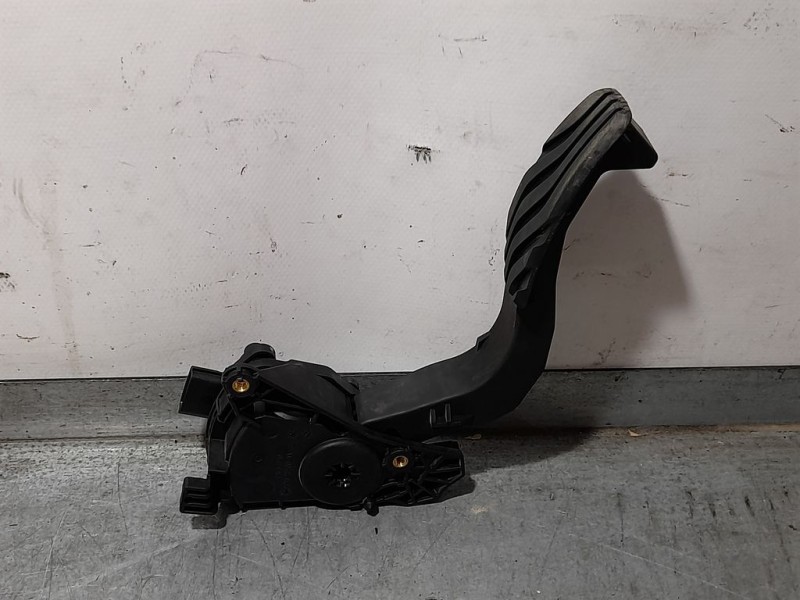 Recambio de pedal acelerador para dacia duster ii essential referencia OEM IAM 180108467R  