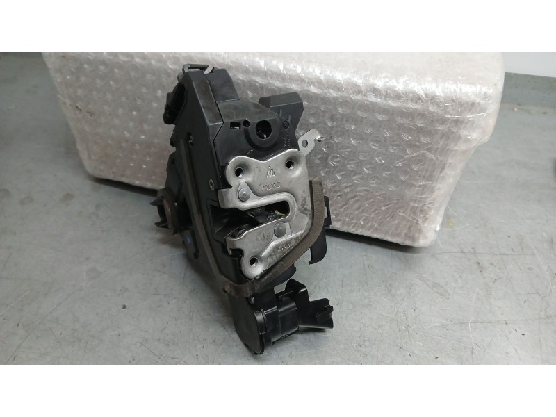 Recambio de cerradura puerta delantera izquierda para nissan towstar acenta referencia OEM IAM 805030385R ELECTRICA 