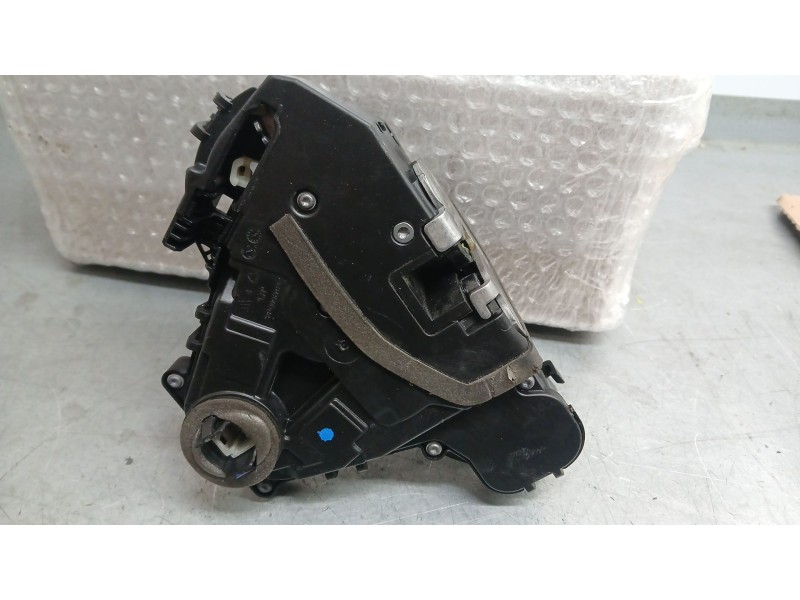 Recambio de cerradura puerta delantera izquierda para nissan towstar acenta referencia OEM IAM 805030385R ELECTRICA 