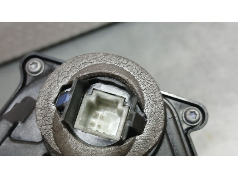 Recambio de cerradura puerta delantera izquierda para nissan towstar acenta referencia OEM IAM 805030385R ELECTRICA 