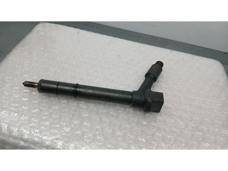 Recambio de inyector para opel combo (corsa c) 1.7 16v dti cat (y 17 dt / lr6) referencia OEM IAM TJBB01901D  