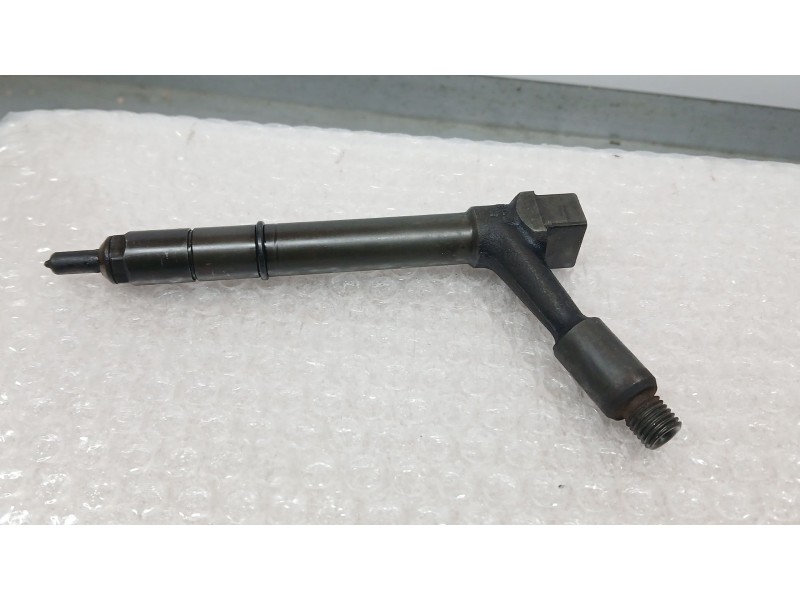 Recambio de inyector para opel combo (corsa c) 1.7 16v dti cat (y 17 dt / lr6) referencia OEM IAM TJBB01901D  