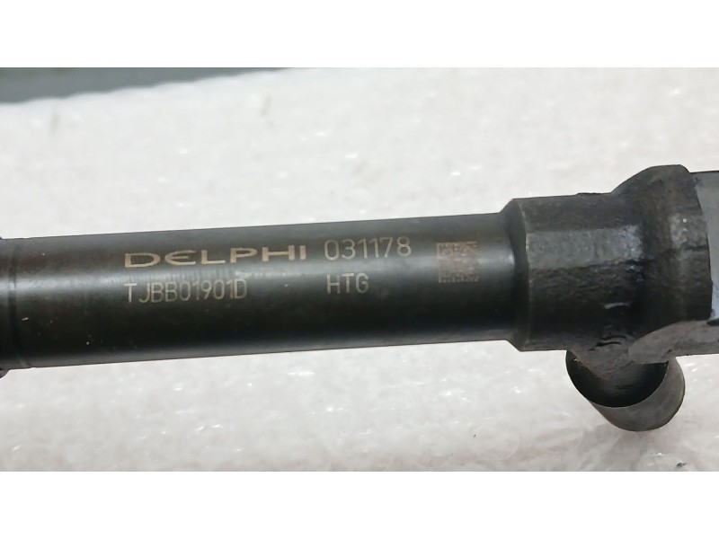 Recambio de inyector para opel combo (corsa c) 1.7 16v dti cat (y 17 dt / lr6) referencia OEM IAM TJBB01901D  