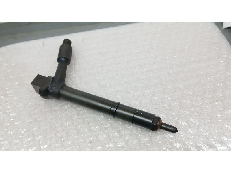 Recambio de inyector para opel combo (corsa c) 1.7 16v dti cat (y 17 dt / lr6) referencia OEM IAM TJBB01901D  